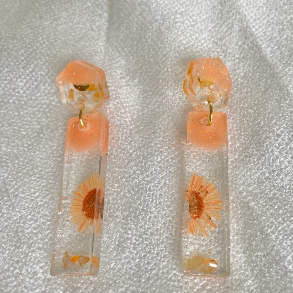 Gold Tone Resin Post Earrings with Orange Pressed Flower and Shell Flakes